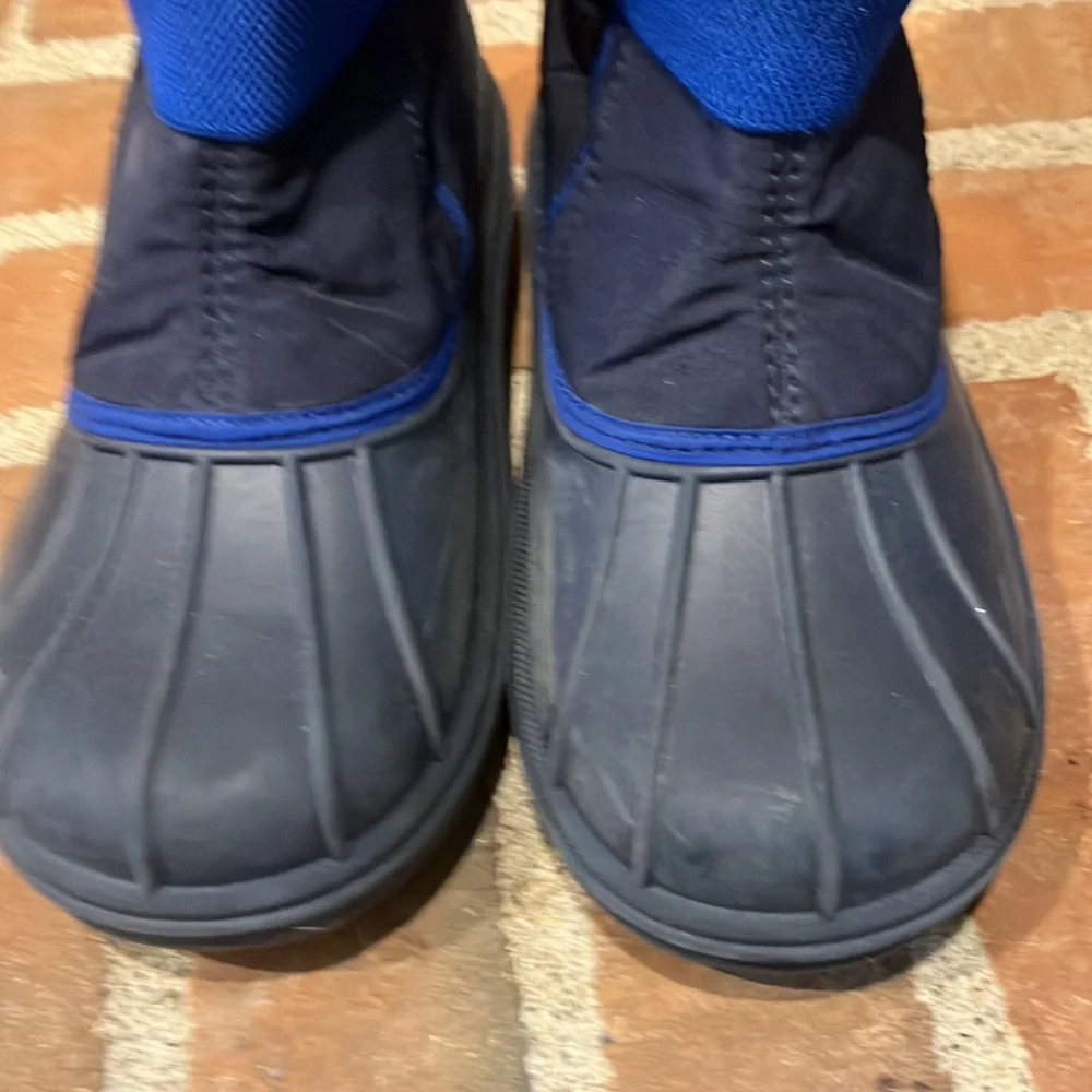 EUC Sz 3 Children’s Place blue snow boots